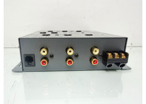 Clarion MCD360 3-Way 6-Channel Electronic Crossover With Subwoofer Level Control