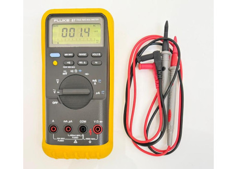 Fluke 83 Multimeter w/ Probe
