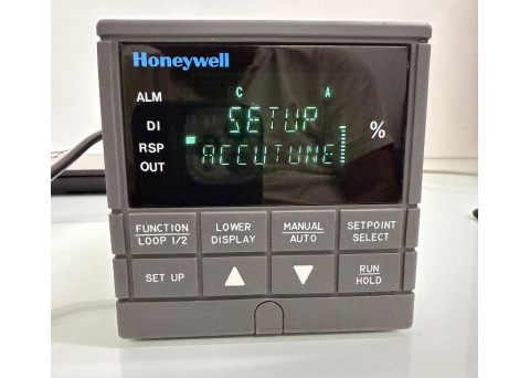 Honeywell UDC3300 Temperature Controller DC330B-C0-200-21-0A0000-00-0