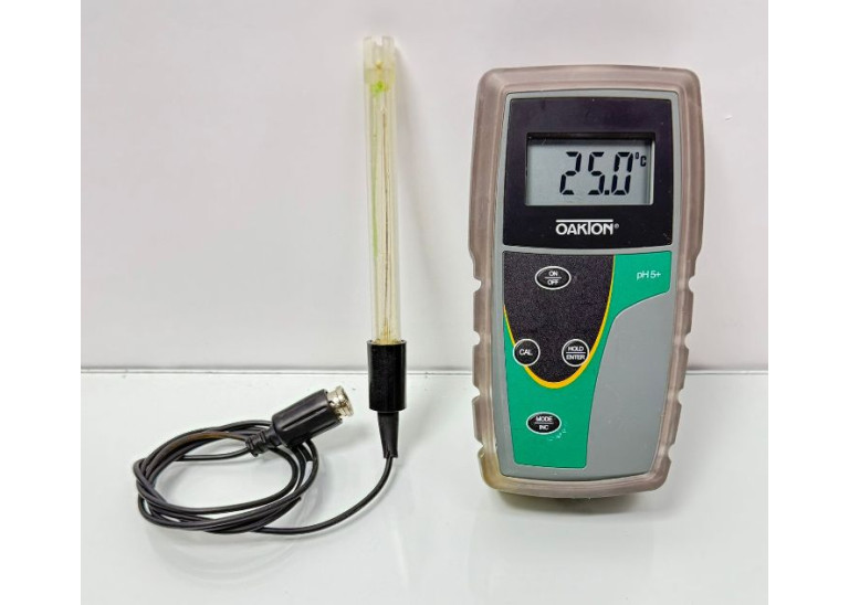 OAKTON PH 5+ HANDHELD METER WITH PH PROBE OAKTON PH 5+ HANDHELD METER WITH PH PROBE