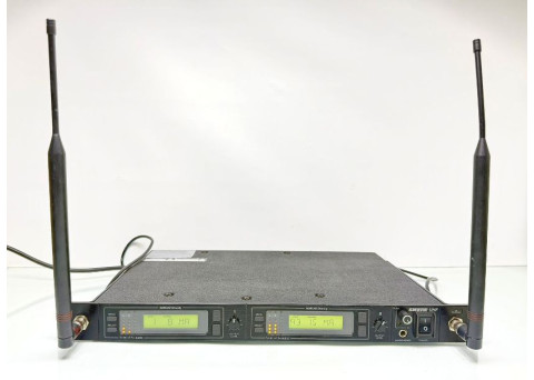 SHURE U4D-MA FREQUENCY RANGE: 782-810 MHz WIRLESS RECEIVER