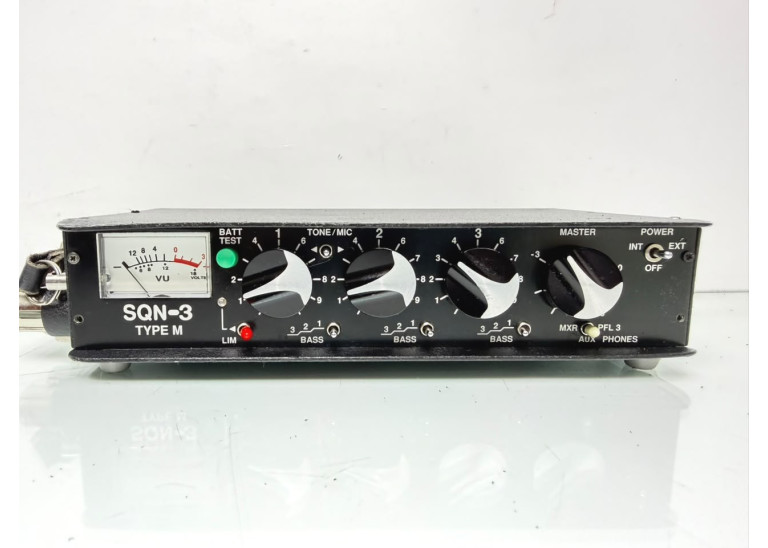 Mixette SQN-3 Type M - Portable Mixer + 2 Mic & Charger Mixette SQN-3 Type M - Portable Mixer + 2 Mic & Charger