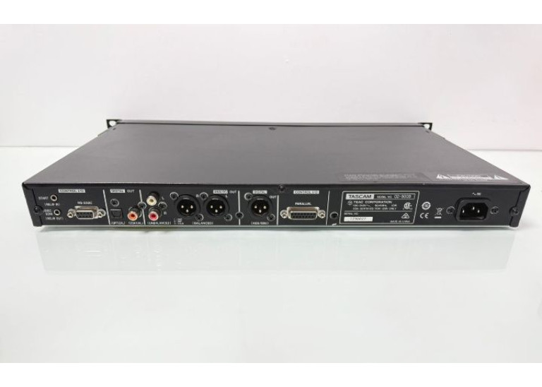 TASCAM CD-500B Rack-Mountable CD Player
