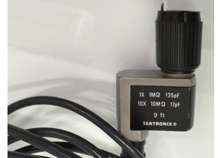 TEKTRONIX P6062B - 1X 1M OHM 135pF, 10x 10M OHM 17pF PROBE, 9 ft Length