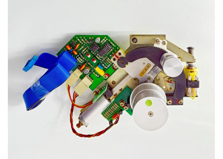 Studer A810 Tape Tension Sensor right 1.810.120.82 Studer A810 Tape Tension Sensor right 1.810.120.82